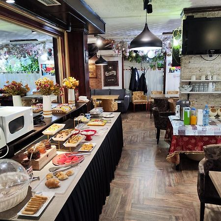טיראנה Hotel Livia מראה חיצוני תמונה