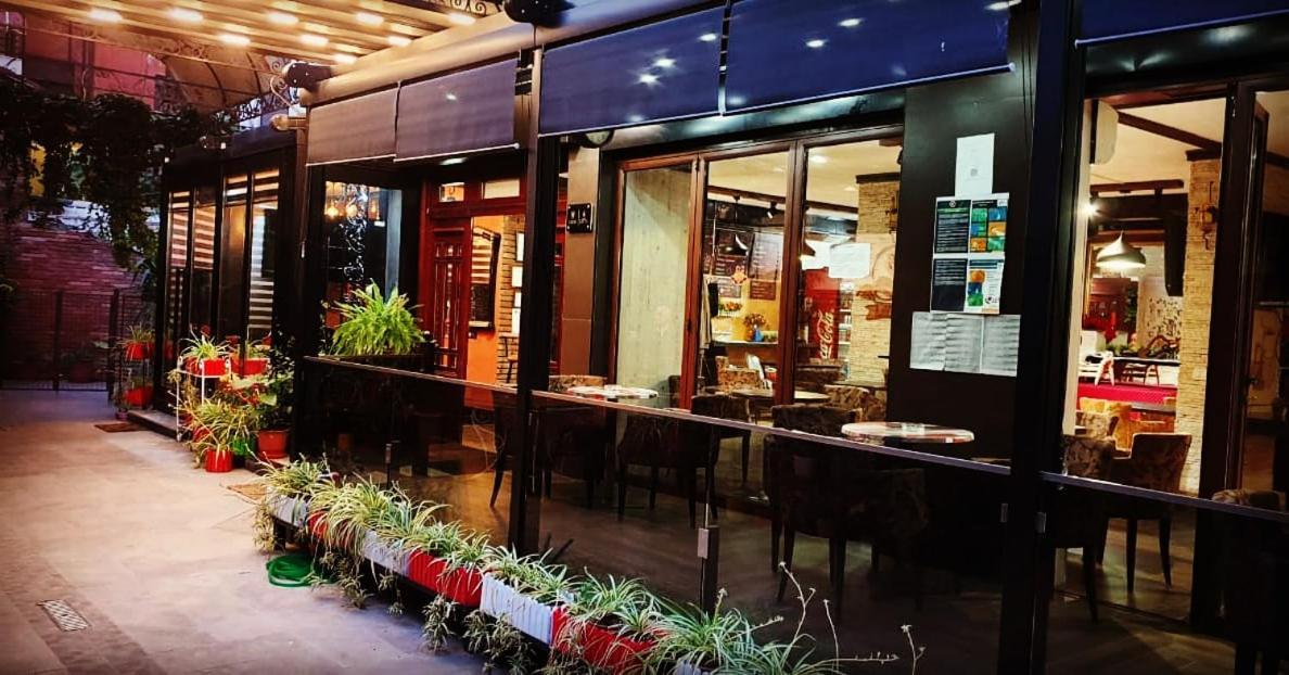 טיראנה Hotel Livia מראה חיצוני תמונה