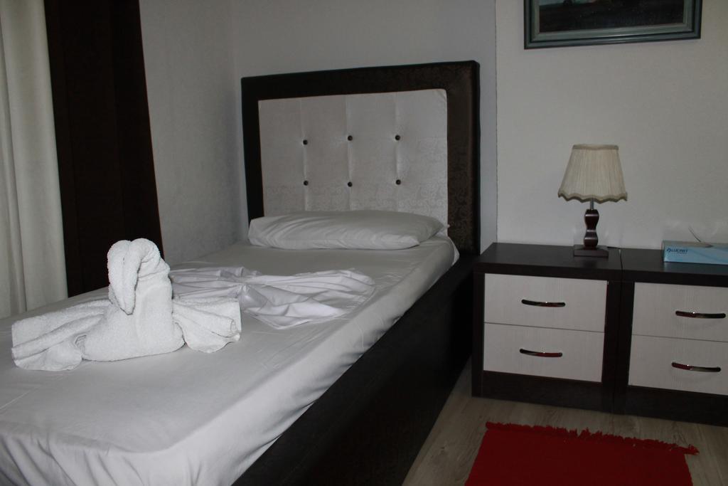 טיראנה Hotel Livia מראה חיצוני תמונה
