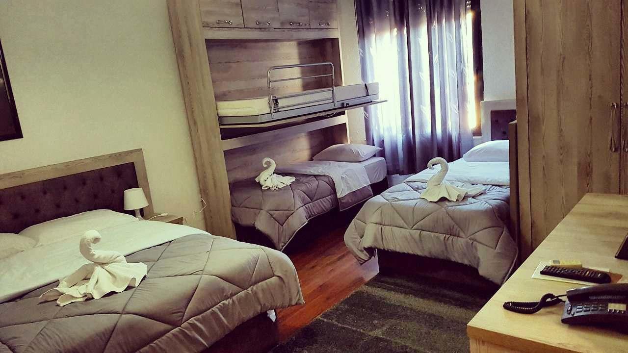 טיראנה Hotel Livia מראה חיצוני תמונה