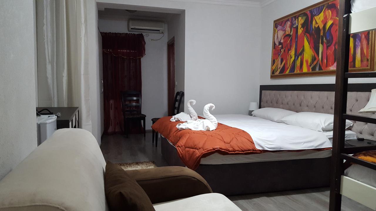 טיראנה Hotel Livia מראה חיצוני תמונה